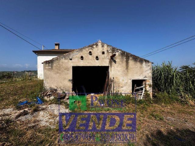 Terreno in vendita a Atri, Abruzzo