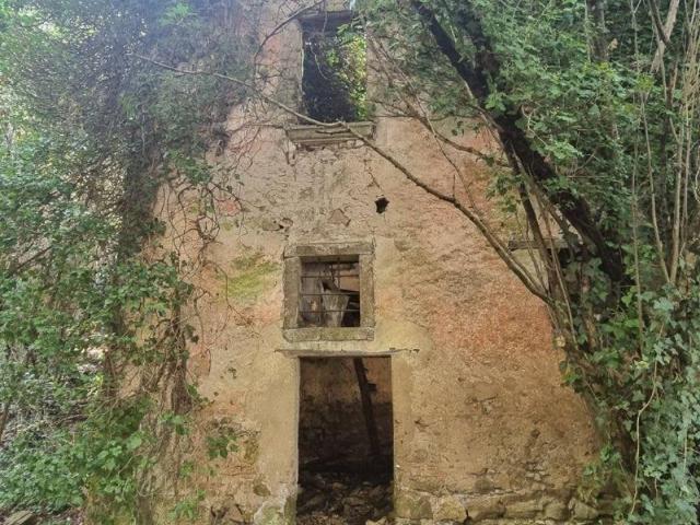 Terreno in vendita a Atripalda, Campania