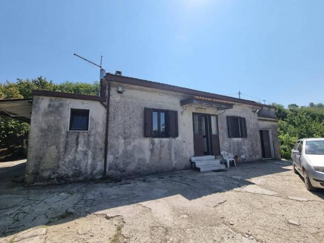 Terreno in vendita a Contrada Bagnoli, Avellino