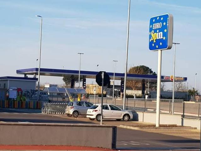 Terreno in vendita a Aversa, Campania