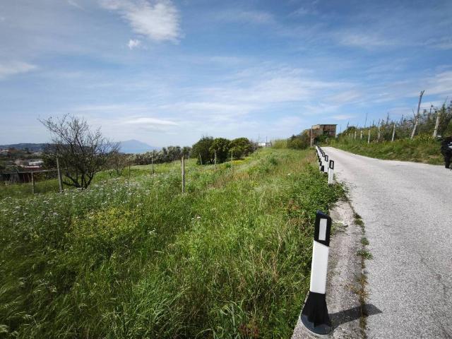 Terreno in vendita a Bacoli, Campania