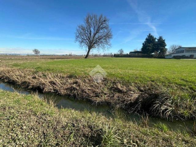 Terreno in vendita a Bagnolo Cremasco, Lombardia