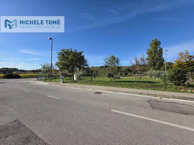 Terreno in vendita a Bardolino, Veneto