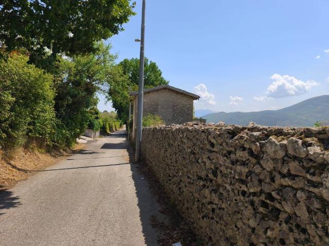 Terreno in vendita a Barete, Abruzzo