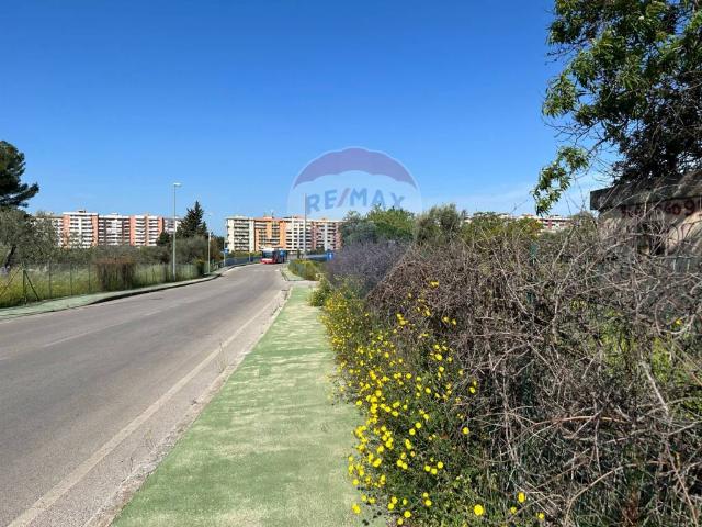 Terreno in vendita a Madonnella, Bari