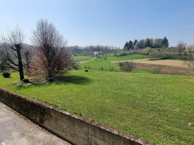 Terreno in vendita a Barzago, Lombardia