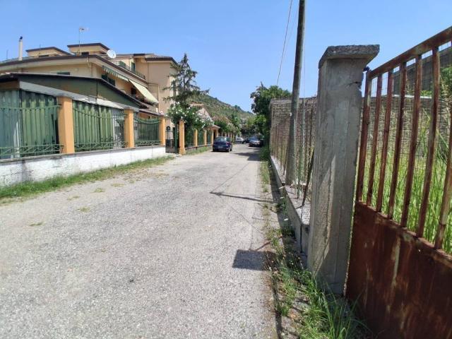 Terreno in vendita a Bellona, Campania