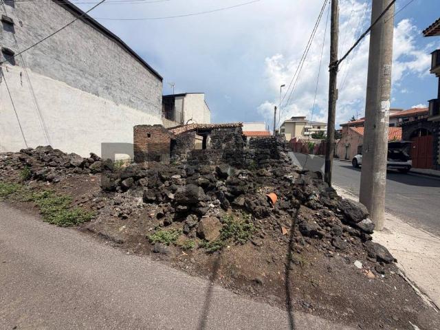 Terreno in vendita a Belpasso, Sicilia