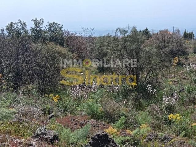 Terreno in vendita a Belpasso, Sicilia