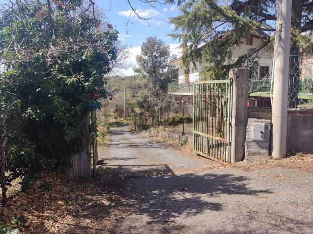 Terreno in vendita a Belpasso, Sicilia