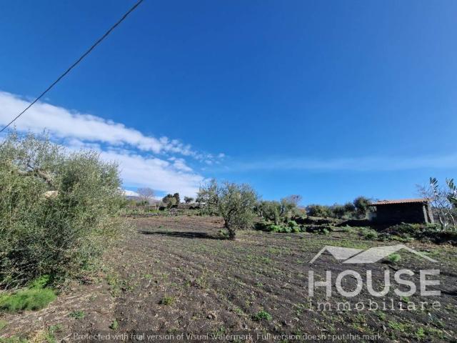 Terreno in vendita a Belpasso, Sicilia