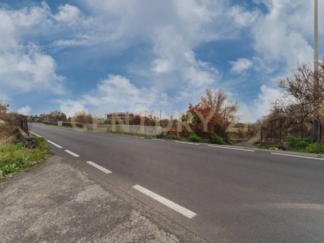 Terreno in vendita a Belpasso, Sicilia