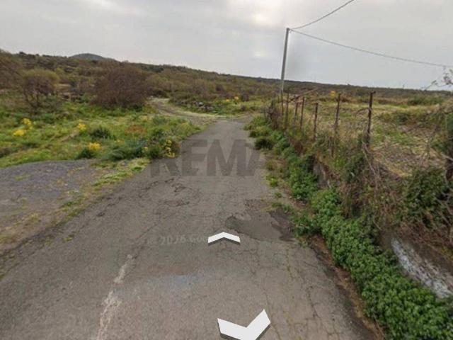 Terreno in vendita a Belpasso, Sicilia