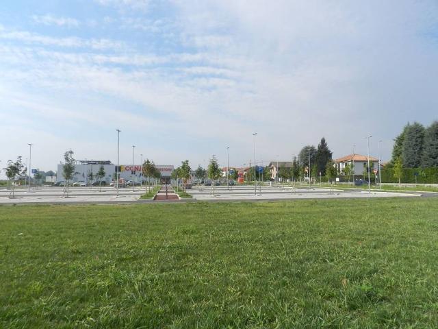 Terreno in vendita a Bernareggio, Lombardia