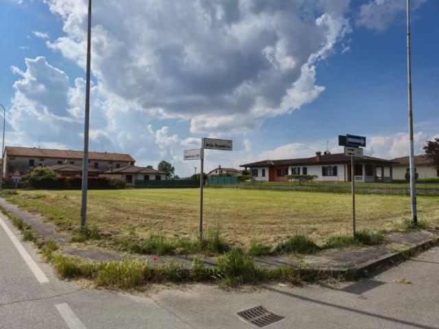 Terreno in vendita a Bertonico, Lombardia