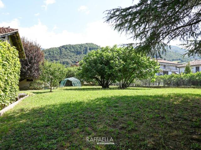 Terreno in vendita a Berzo San Fermo, Lombardia