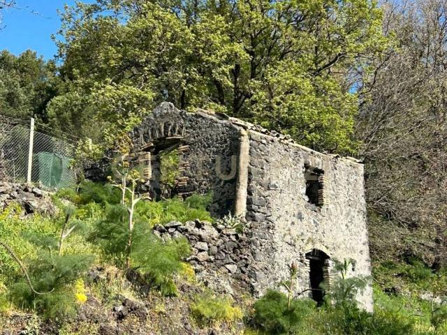 Terreno in vendita a Rognone, Biancavilla