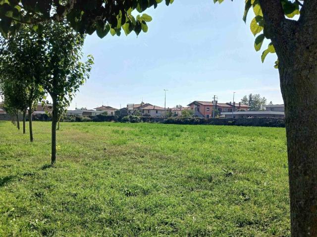 Terreno in vendita a Bonate Sotto, Bergamo