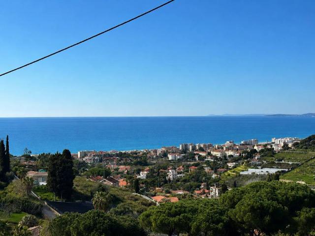 Terreno in vendita a Bordighera, Liguria