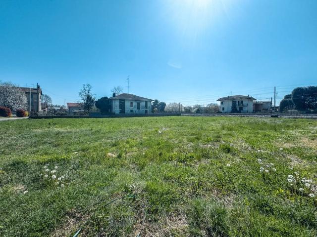 Terreno in vendita a San Marco di Borgomanero, Borgomanero