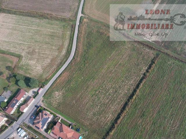 Terreno in vendita a Bornasco, Lombardia