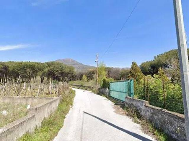 Terreno in vendita a Boscotrecase, Campania