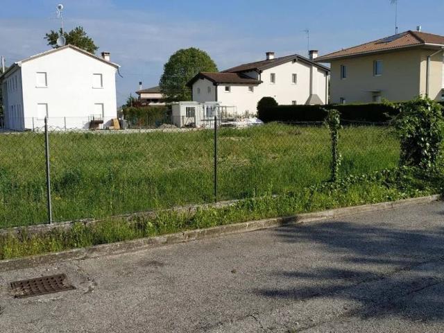 Terreno in vendita a Pero, Breda di Piave