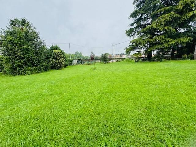 Terreno in vendita a Puginate, Bregnano