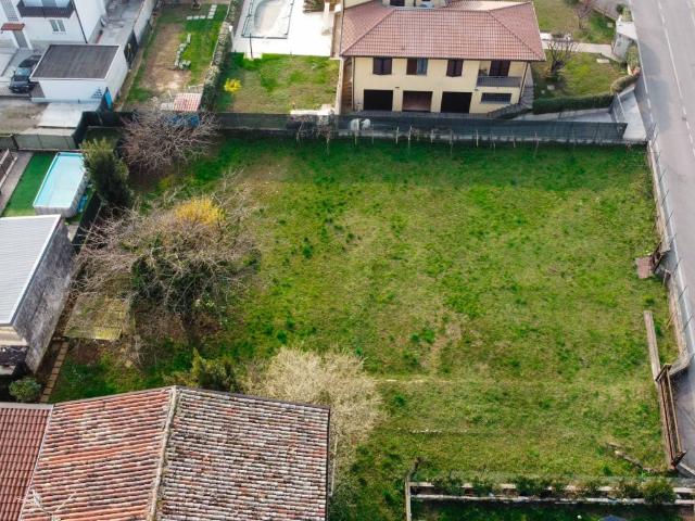 Terreno in vendita a Brembate, Lombardia