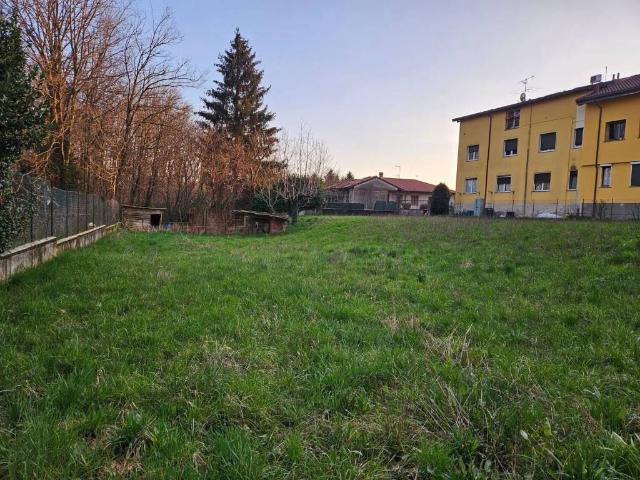Terreno in vendita a Brenna, Lombardia