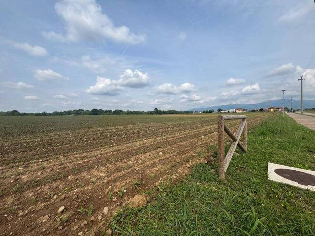 Terreno in vendita a Brenna, Lombardia