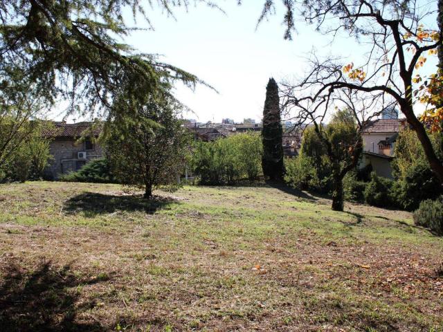Terreno in vendita a Zona Est, Brescia