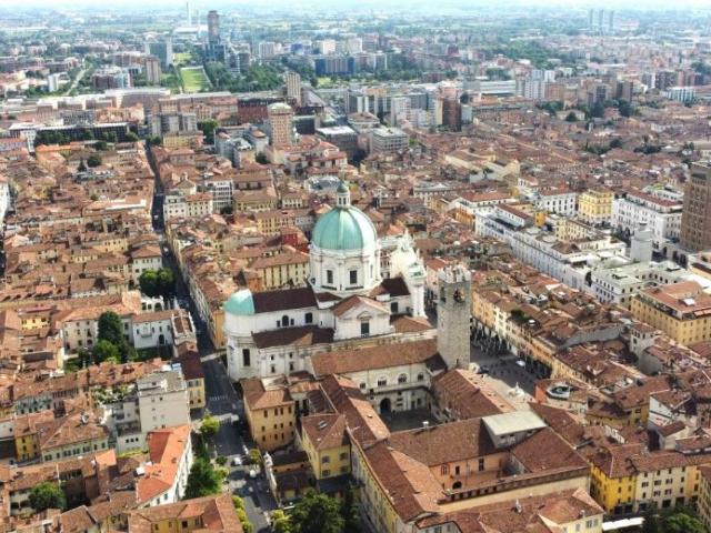 Terreno in vendita a Zona Centro, Brescia