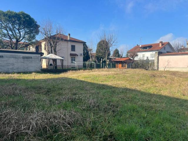 Terreno in vendita a Brignano Gera D'adda, Lombardia