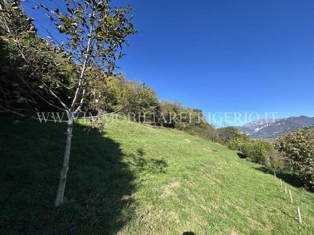 Terreno in vendita a Brivio, Lombardia