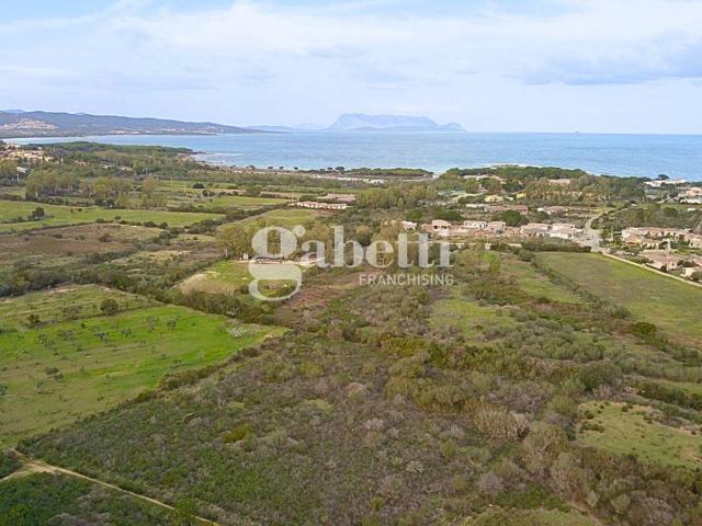 Terreno in vendita a Porto Ainu, Agrustos
