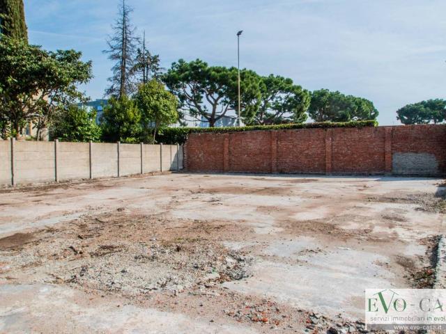 Terreno in vendita a Santi Apostoli, Busto Arsizio