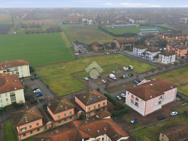 Terreno in vendita a Terra di Mezzo, Re