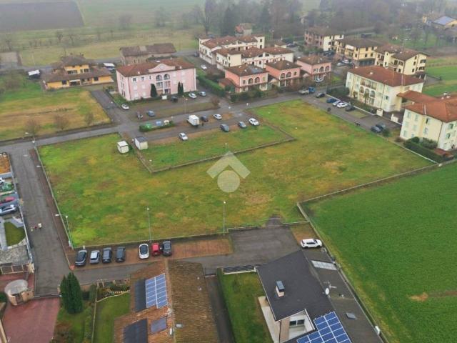 Terreno in vendita a Terra di Mezzo, Re