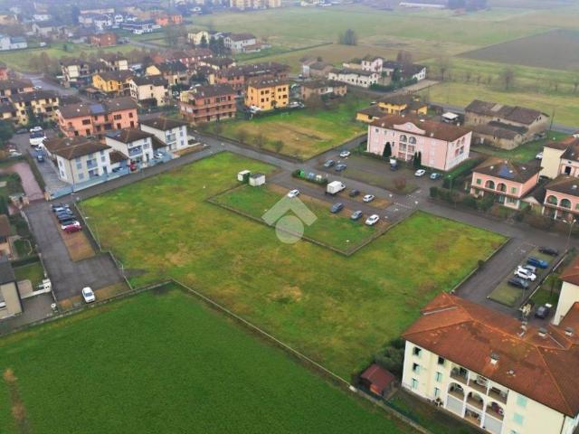 Terreno in vendita a Terra di Mezzo, Re