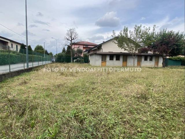Terreno in vendita a Calcinate, Lombardia