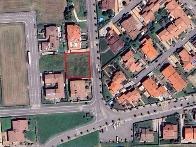 Terreno in vendita a Calcinate, Lombardia