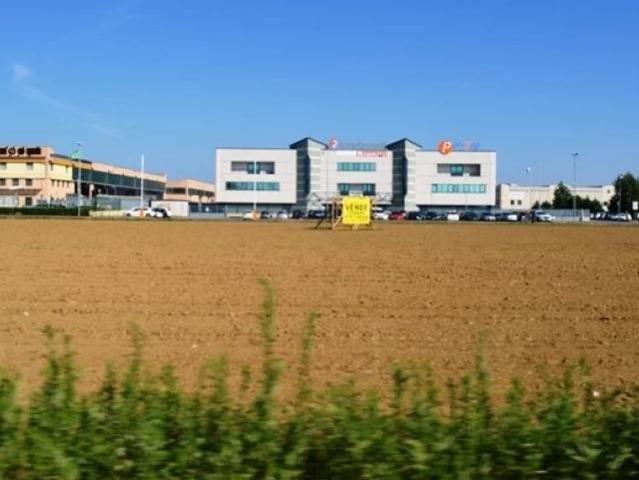 Terreno in vendita a Calcinate, Lombardia