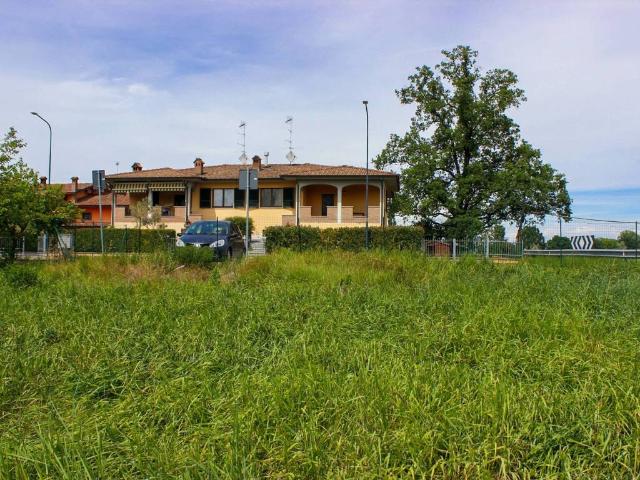 Terreno in vendita a Calendasco, Reggio Emilia
