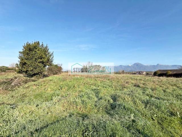 Terreno in vendita a località Bucine, Camaiore