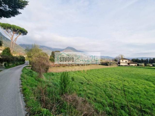 Terreno in vendita a Camaiore, Toscana