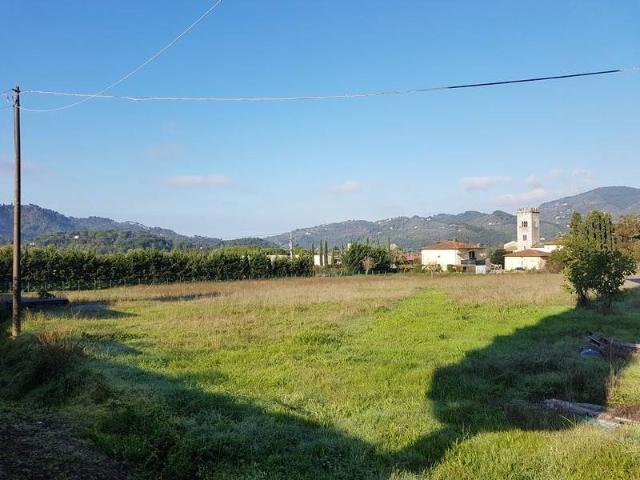 Terreno in vendita a Camaiore, Toscana
