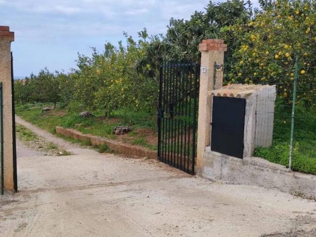 Terreno in vendita a Campofelice Di Roccella, Sicilia
