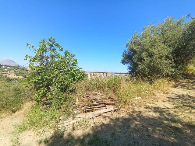 Terreno in vendita a Campofelice Di Roccella, Sicilia