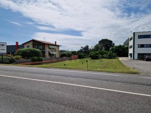 Terreno in vendita a Campoformido, Friuli-Venezia Giulia